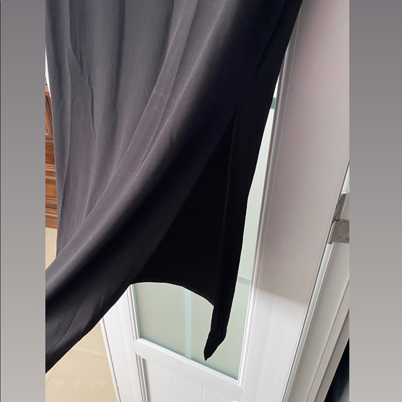 Black dress - Picture 2 of 4